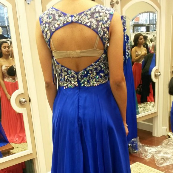 Beautiful Prom/Evening Gown - Picture 4 of 4